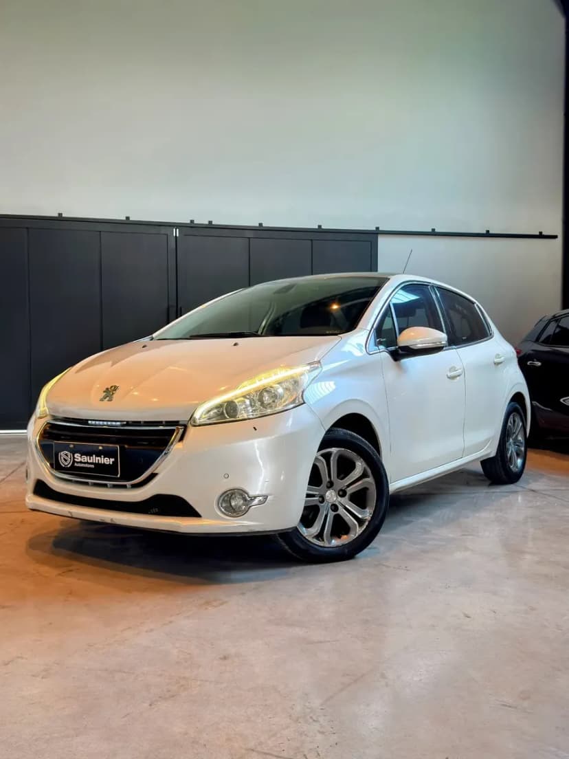Peugeot 208 1.6 Feline